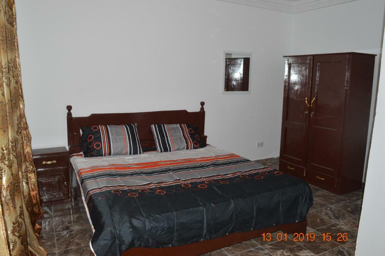Sukuta Nema Guest House Banjul Eksteriør billede