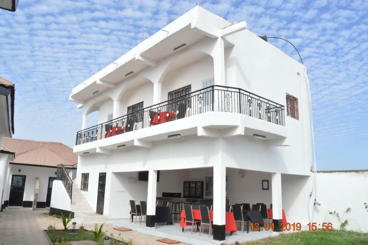 Sukuta Nema Guest House Banjul Eksteriør billede