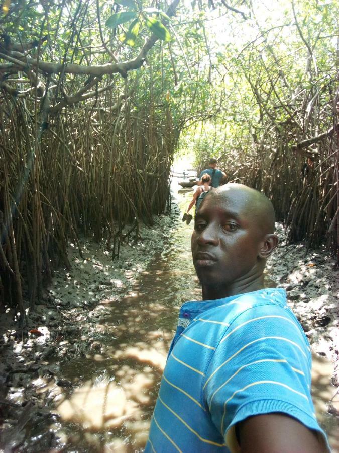 Sukuta Nema Guest House Banjul Eksteriør billede